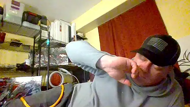 Snapshot of Mic_Oxinner chatting on 10/29/25, 12:51 Mic Oxinner online show from 10/29/25, 12:51