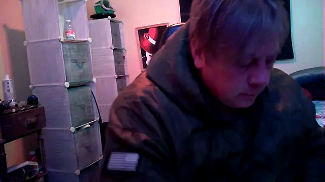 Snapshot of Mic_Oxinner chatting on 03/06/26, 12:23 Mic Oxinner online show from 03/06/26, 12:23