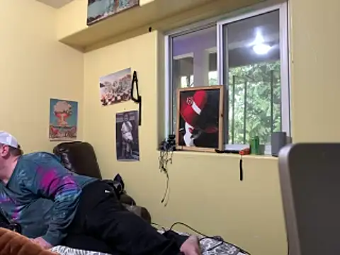 Snapshot of Mic_Oxinner chatting on 04/12/26, 01:43 Mic Oxinner online show from 04/12/26, 01:43