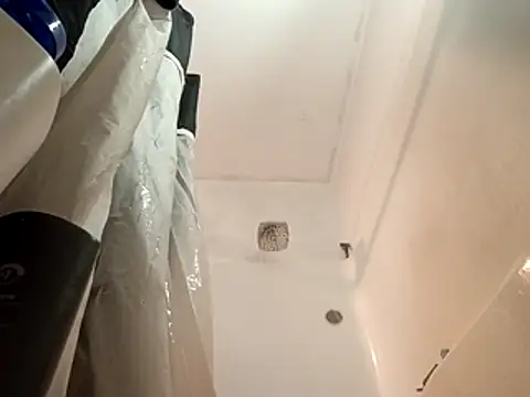 Snapshot of Mic_Oxinner chatting on 04/17/26, 07:44 Mic Oxinner online show from 04/17/26, 07:44