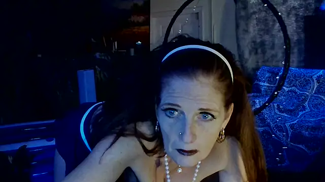 Avaivory online show from 02/06/25, 03:41