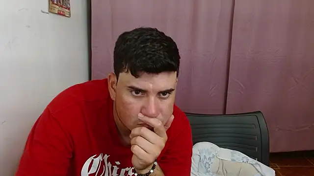 Snapshot of dannamomcerrat chatting on 03/21/25, 11:34 dannamomcerrat online show from 03/21/25, 11:34