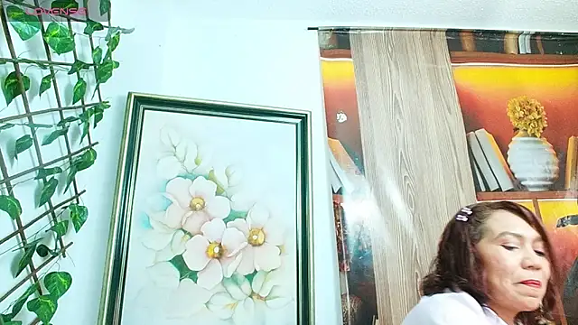 Snapshot of dannamomcerrat chatting on 09/14/25, 08:41 dannamomcerrat online show from 09/14/25, 08:41