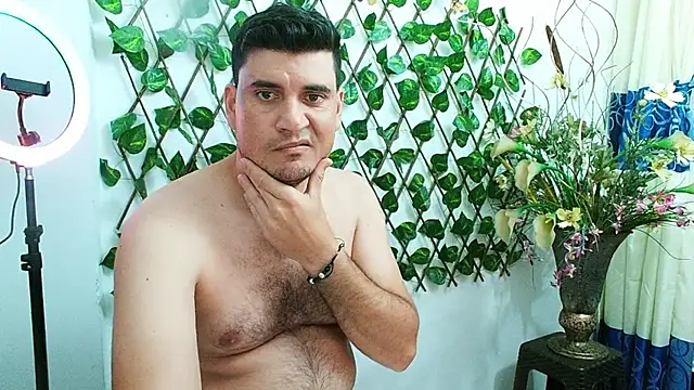 Snapshot of dannamomcerrat chatting on 09/27/25, 12:04 dannamomcerrat online show from 09/27/25, 12:04