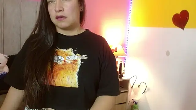 Snapshot of monickhot303av chatting on 09/11/25, 03:28 monickhot303av online show from 09/11/25, 03:28