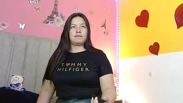 Snapshot of monickhot303av chatting on 09/25/25, 03:21 monickhot303av online show from 09/25/25, 03:21