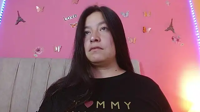 Snapshot of monickhot303av chatting on 10/05/25, 04:33 monickhot303av online show from 10/05/25, 04:33