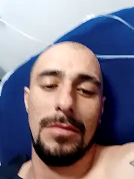 Snapshot of fire_menxxx001 chatting on 12/18/24, 04:09 fire menxxx001 online show from 12/18/24, 04:09