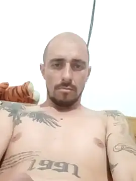 Snapshot of fire_menxxx001 chatting on 10/26/25, 09:37 fire menxxx001 online show from 10/26/25, 09:37