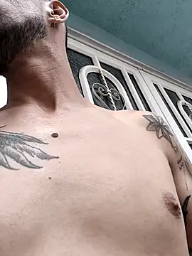 fire menxxx001 online show from 02/13/26, 05:09