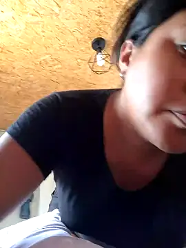 Snapshot of KasiaVenus_ chatting on 01/04/25, 04:43 KasiaVenus  online show from 01/04/25, 04:43