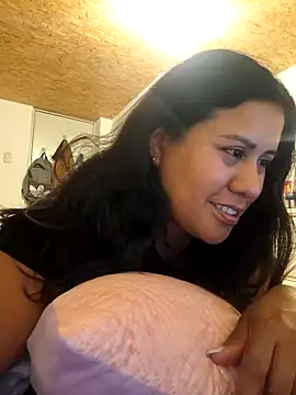 Snapshot of KasiaVenus_ chatting on 01/08/25, 04:12 KasiaVenus  online show from 01/08/25, 04:12