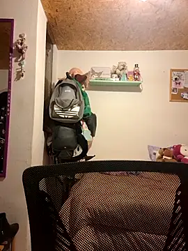 Snapshot of KasiaVenus_ chatting on 10/30/25, 03:52 KasiaVenus  online show from 10/30/25, 03:52