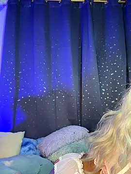 Snapshot of Alexa_Chanell_Oficial chatting on 09/10/25, 11:10 Alexa Chanell Oficial online show from 09/10/25, 11:10