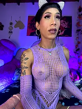 Snapshot of Alexa_Chanell_Oficial chatting on 10/11/25, 07:18 Alexa Chanell Oficial online show from 10/11/25, 07:18