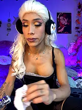 Snapshot of Alexa_Chanell_Oficial chatting on 10/28/25, 11:40 Alexa Chanell Oficial online show from 10/28/25, 11:40