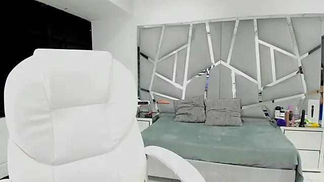 Catherinee69 x online show from 02/14/25, 02:18