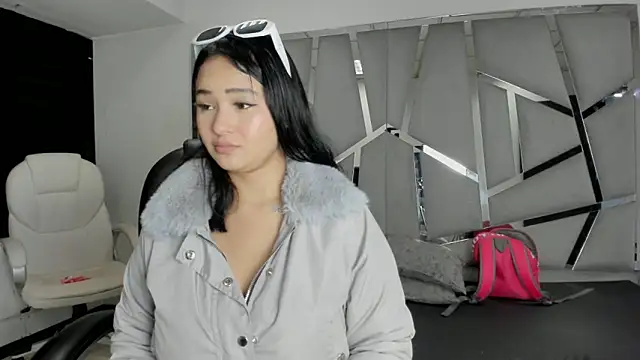 Catherinee69 x online show from 10/13/25, 04:45