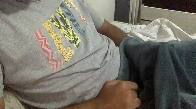 Snapshot of Mendes77777777777 chatting on 02/14/25, 09:53 Mendes77777777777 online show from 02/14/25, 09:53