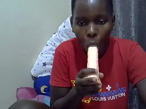 Snapshot of Divah_jojo chatting on 10/18/25, 07:47 Divah jojo online show from 10/18/25, 07:47