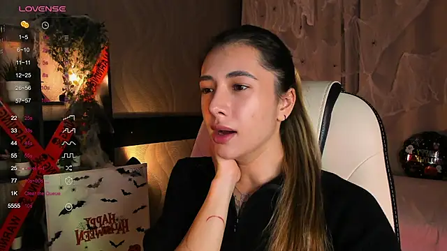 DarlaLike online show from 10/31/25, 03:40