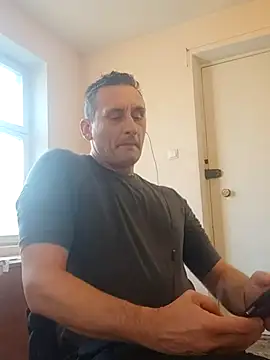 Snapshot of Viause_Kentauelle chatting on 02/17/25, 01:32 Viause Kentauelle online show from 02/17/25, 01:32