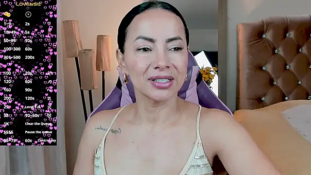 veronika naughty online show from 11/10/25, 02:49