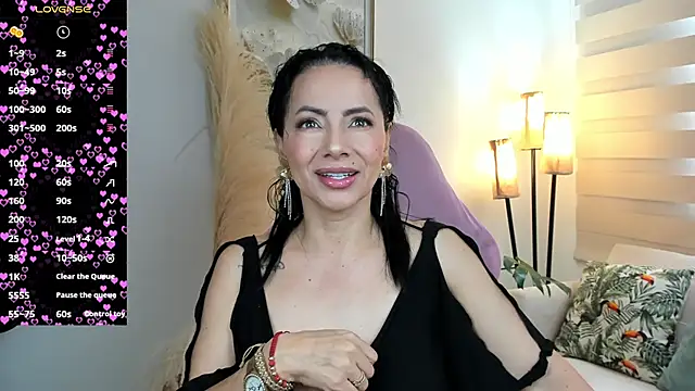 Snapshot of veronika_naughty chatting on 03/17/26, 02:31 veronika naughty online show from 03/17/26, 02:31