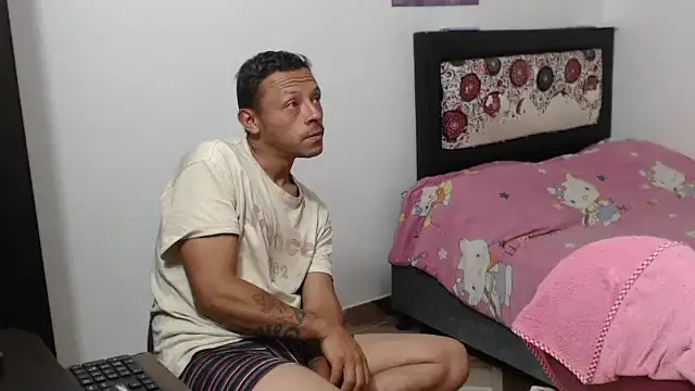 yournaughtyandsexyprinces online show from 02/26/25, 10:47