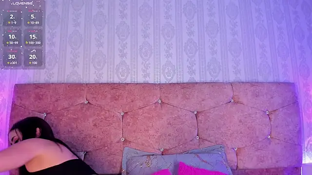 lunar leen online show from 10/19/25, 02:29