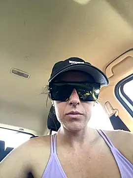 Snapshot of mrs__unknown chatting on 10/21/25, 07:36 mrs unknown online show from 10/21/25, 07:36