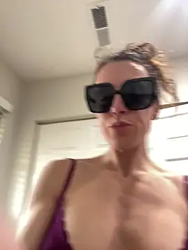 Snapshot of mrs__unknown chatting on 03/25/26, 03:07 mrs unknown online show from 03/25/26, 03:07