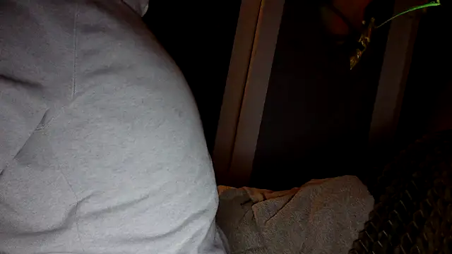 Snapshot of donhulio482 chatting on 02/18/25, 02:16 donhulio482 online show from 02/18/25, 02:16