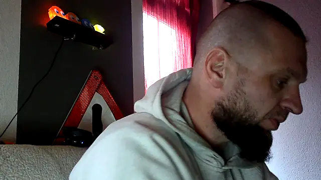 Snapshot of donhulio482 chatting on 03/01/25, 08:56 donhulio482 online show from 03/01/25, 08:56