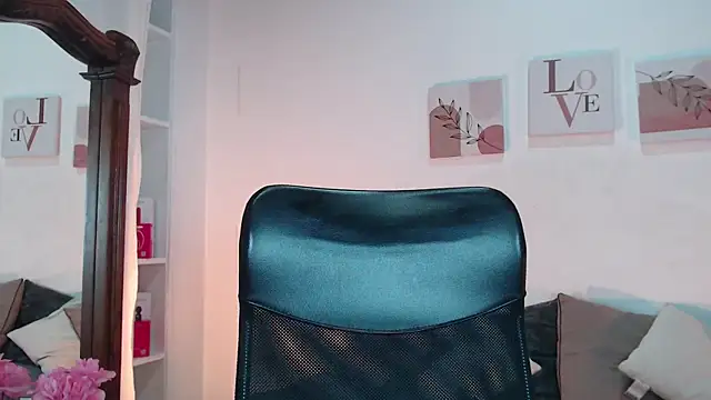 madisex s online show from 09/18/25, 01:46