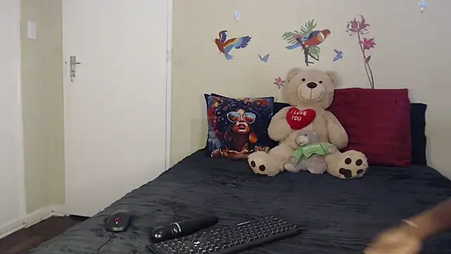 Snapshot of Blacktittiex02 chatting on 10/05/25, 02:32 Blacktittiex02 online show from 10/05/25, 02:32