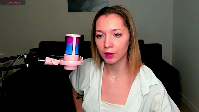 MiaThaine online show from 01/03/25, 04:00