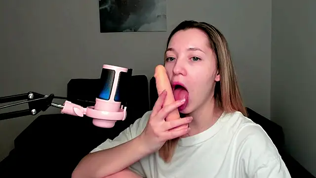 MiaThaine online show from 01/14/25, 02:40