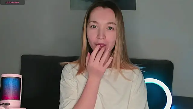 MiaThaine online show from 02/06/25, 05:09