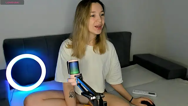 MiaThaine online show from 02/15/25, 03:06