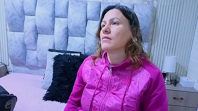 charlotte  G online show from 11/06/25, 11:33