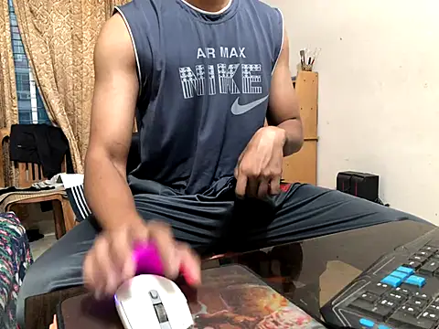 Snapshot of Zeuhorny chatting on 12/03/24, 12:13 Zeuhorny online show from 12/03/24, 12:13