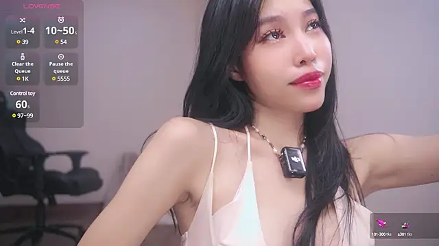 Snapshot of Miuzxc chatting on 12/13/24, 04:05 Miuzxc online show from 12/13/24, 04:05