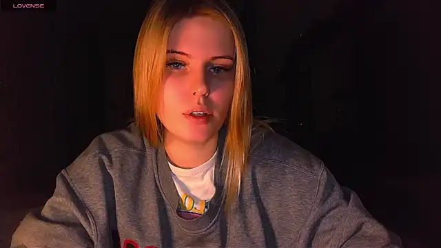 Snapshot of VoluptuousDreams chatting on 02/02/25, 10:06 VoluptuousDreams online show from 02/02/25, 10:06