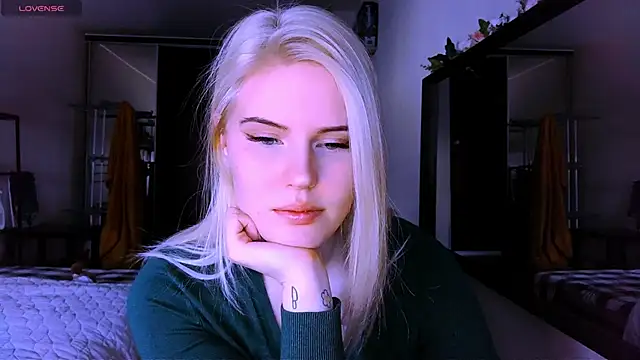 VoluptuousDreams online show from 03/14/25, 02:30