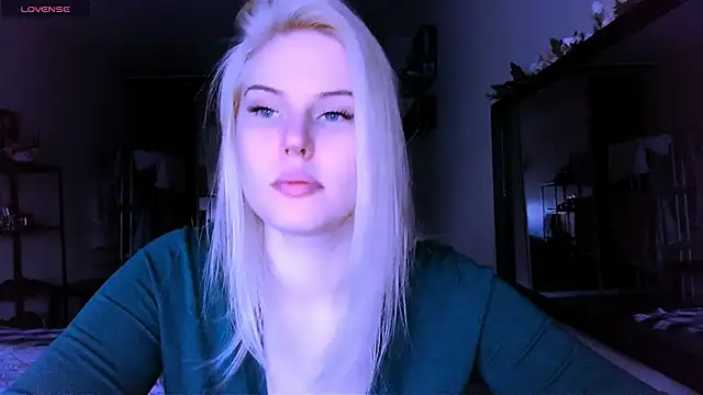 Snapshot of VoluptuousDreams chatting on 03/16/25, 02:55 VoluptuousDreams online show from 03/16/25, 02:55