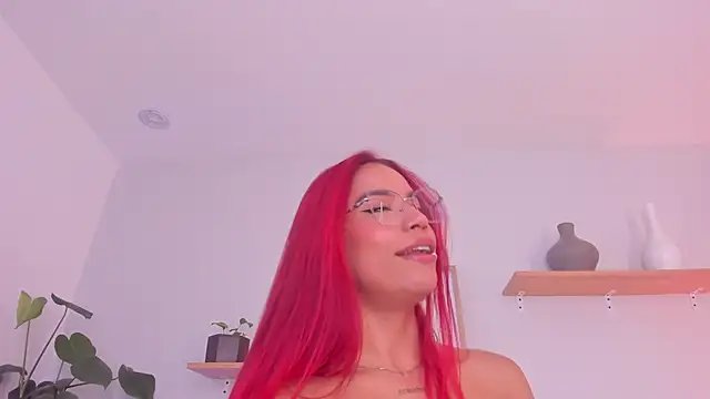 Scarlett Morgan  online show from 03/04/25, 10:38