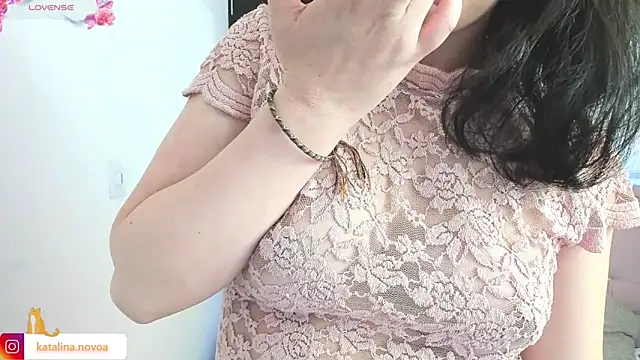 Katalina novoa online show from 01/25/25, 11:22