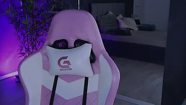 shayblonde online show from 12/19/24, 11:25