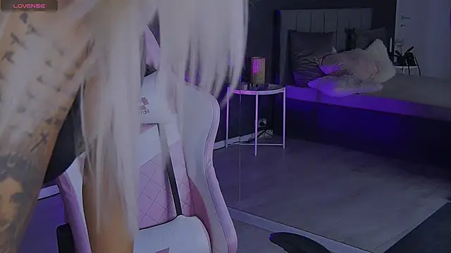 shayblonde online show from 12/28/24, 09:08